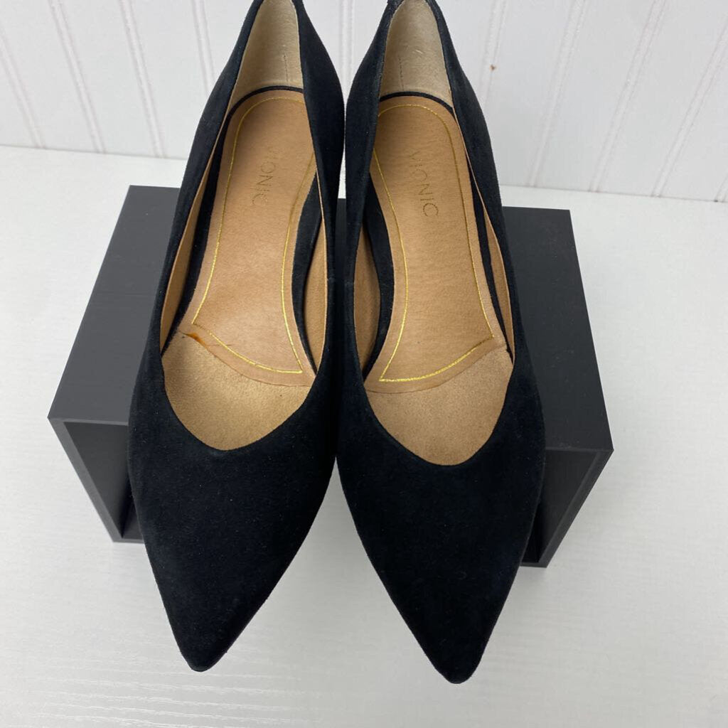 SUEDE KITTEN HEELS