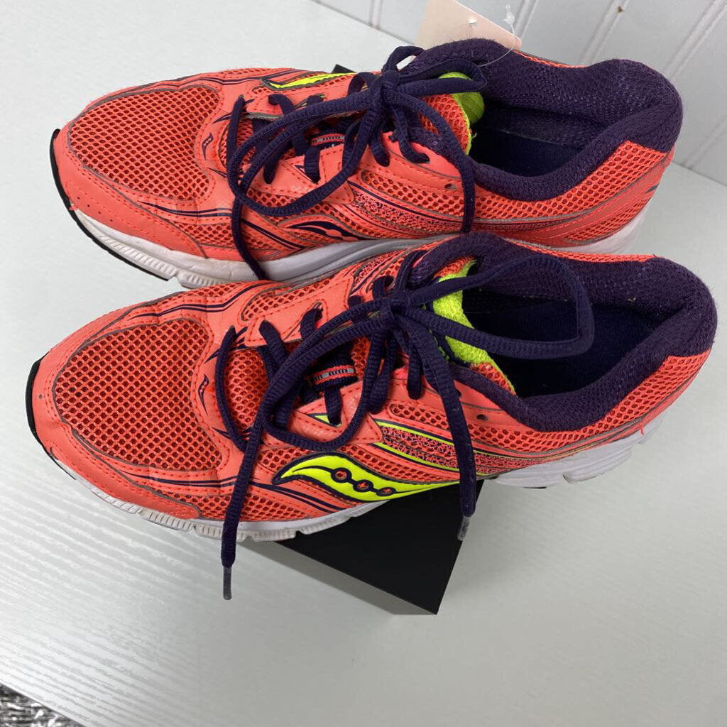 LADIES TENNIS SHOES