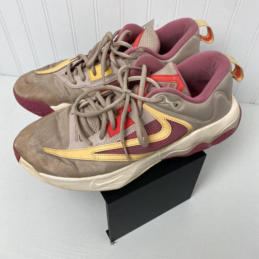 NIKE TENNIS SHOES