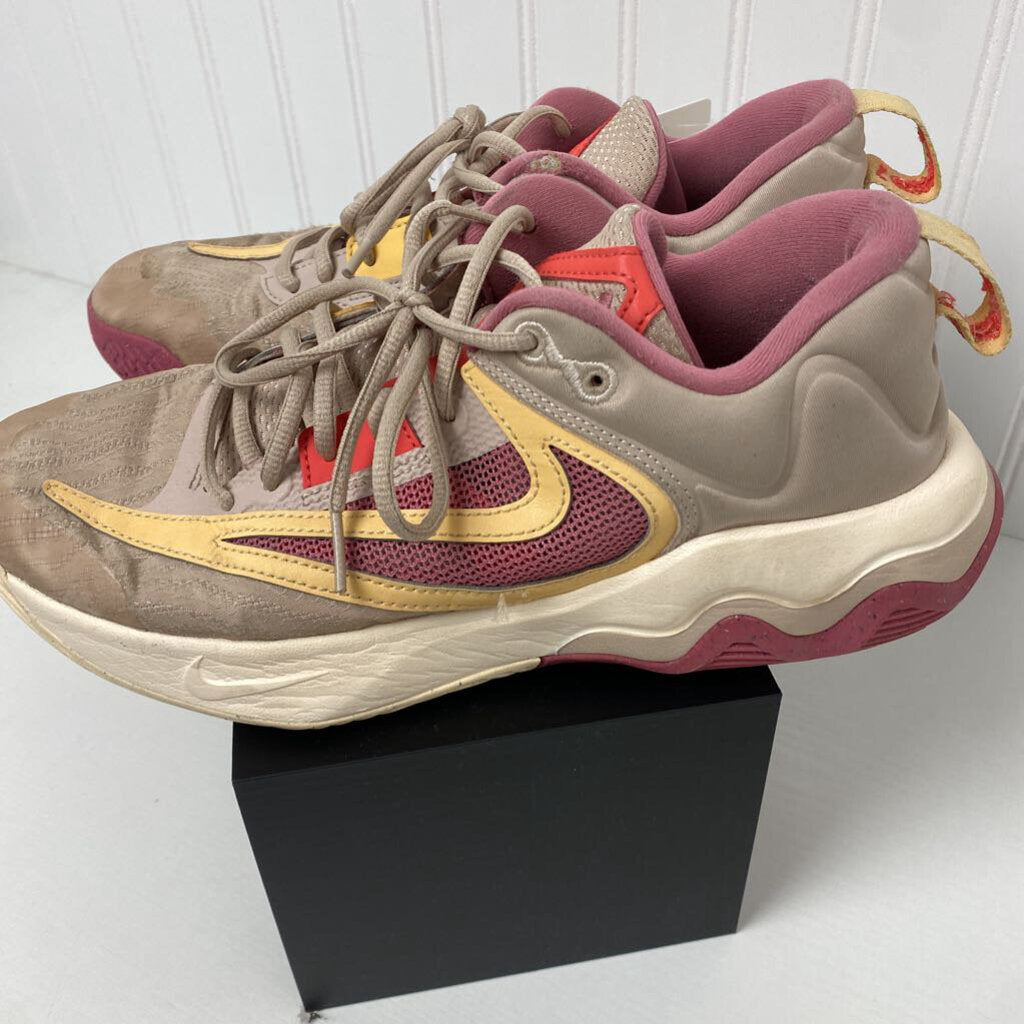 NIKE TENNIS SHOES