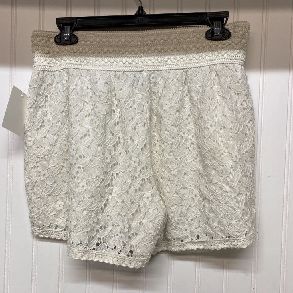 LACE SHORTS