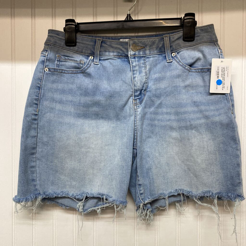 FRAYED DENIM SHORTS