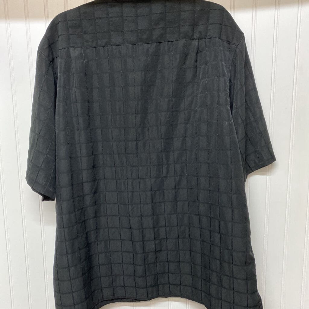 BLACK SHORT SLEEVE SHIRT