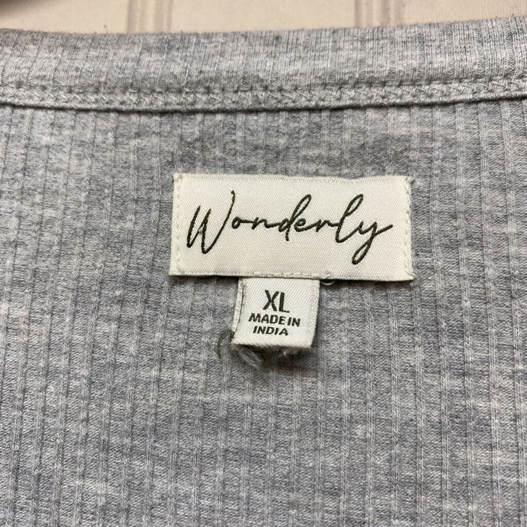 *HENLEY BASIC LONG SLEEVE TOP
