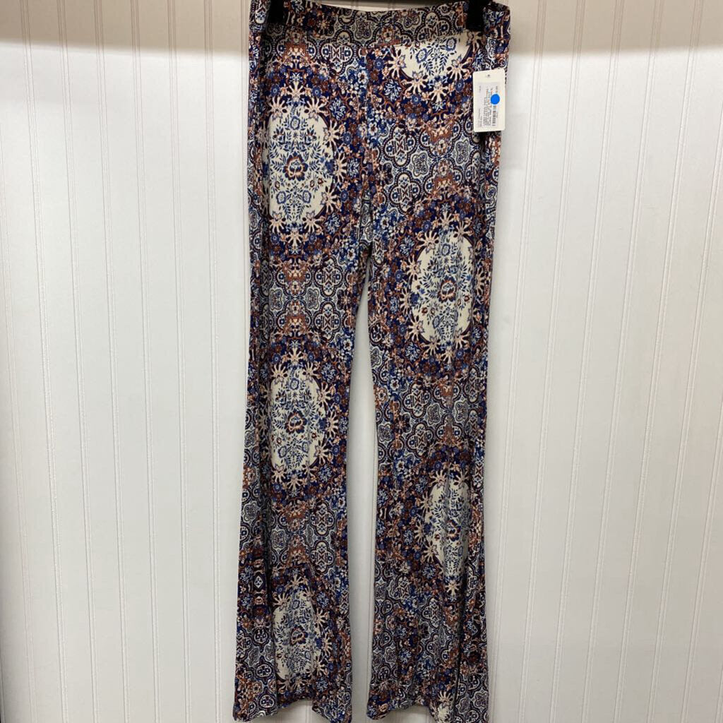 * KINT FLARE LEG WITH BOLD FLORAL PRINT