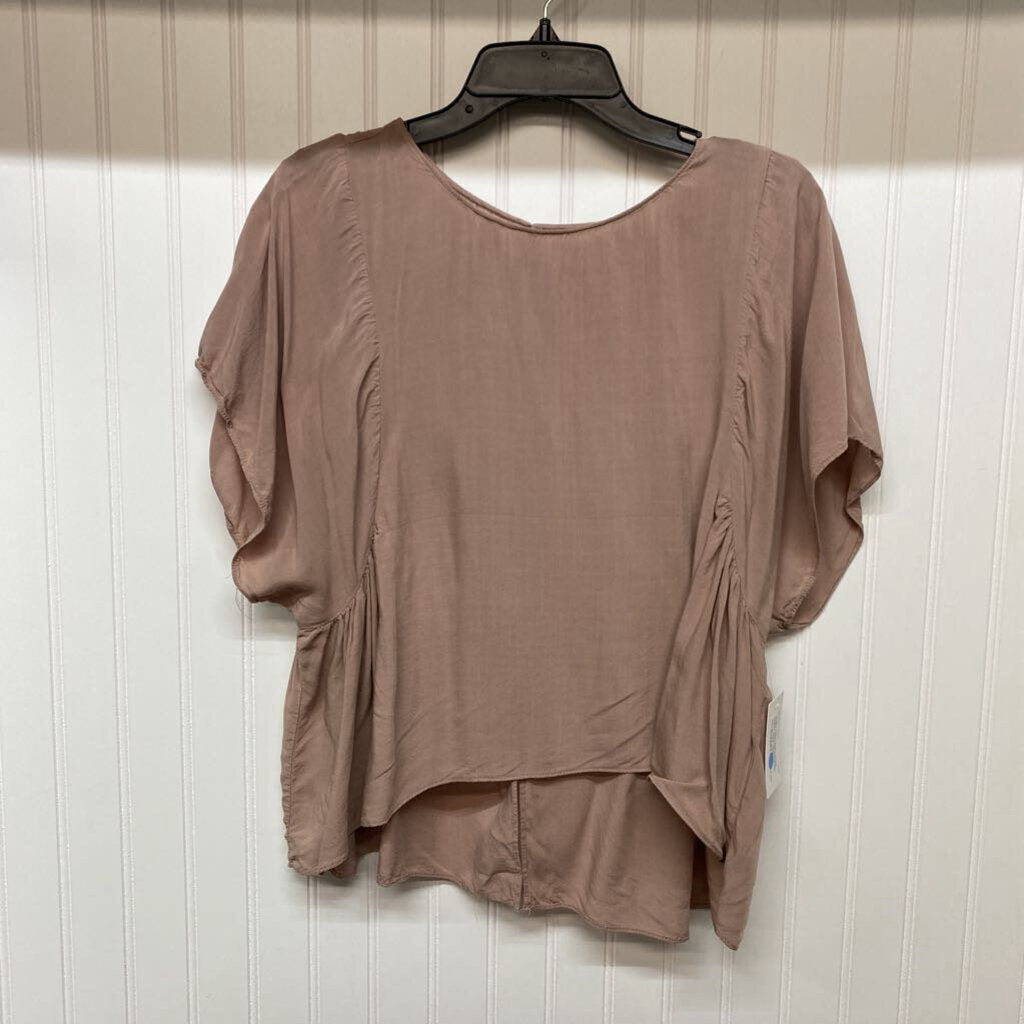 FLOWY SHORT SLEEVED