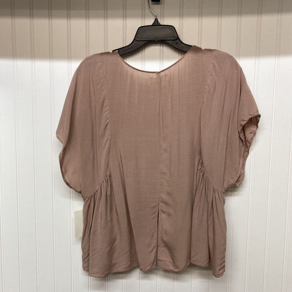 FLOWY SHORT SLEEVED