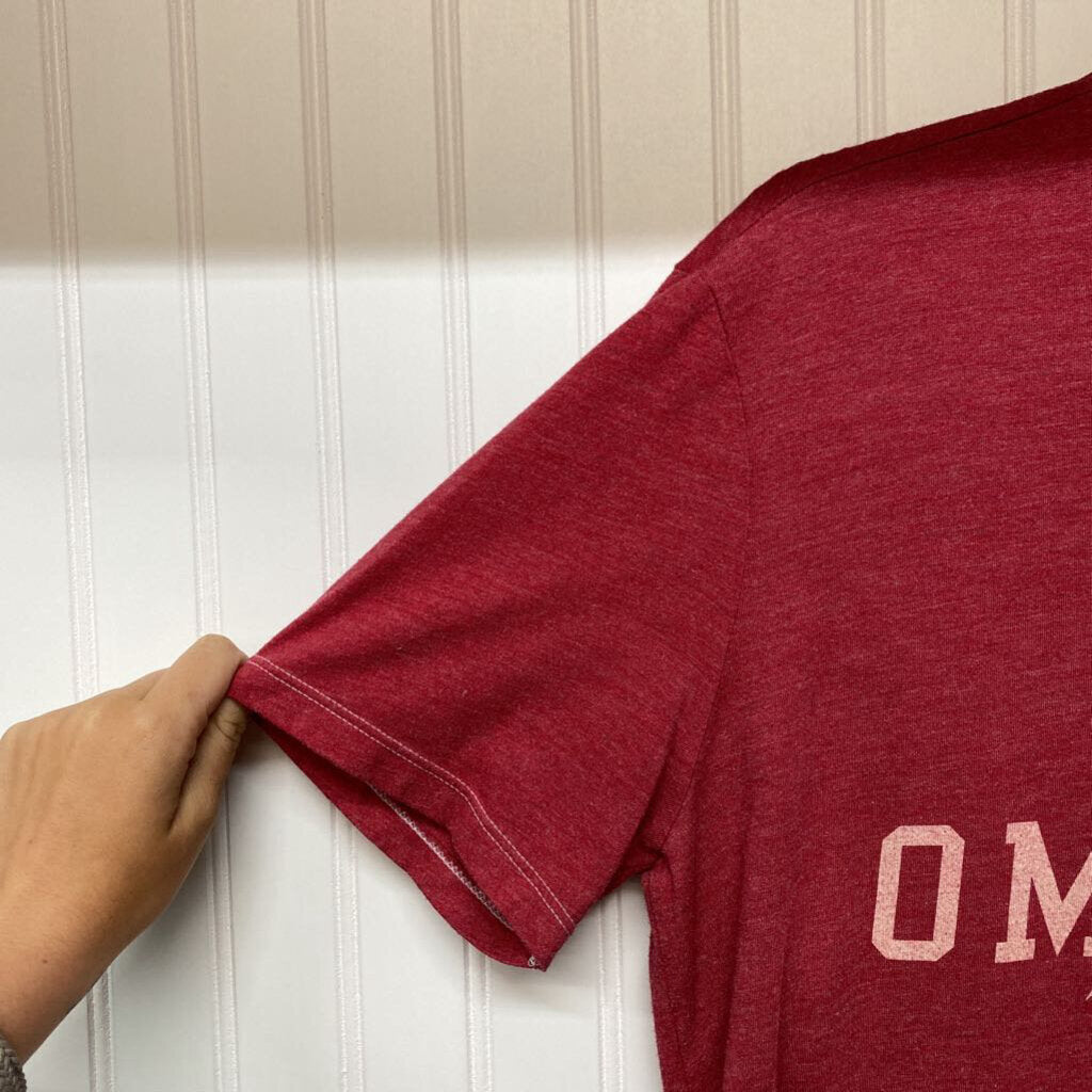 OM A HOGS GRAPHIC SHIRT
