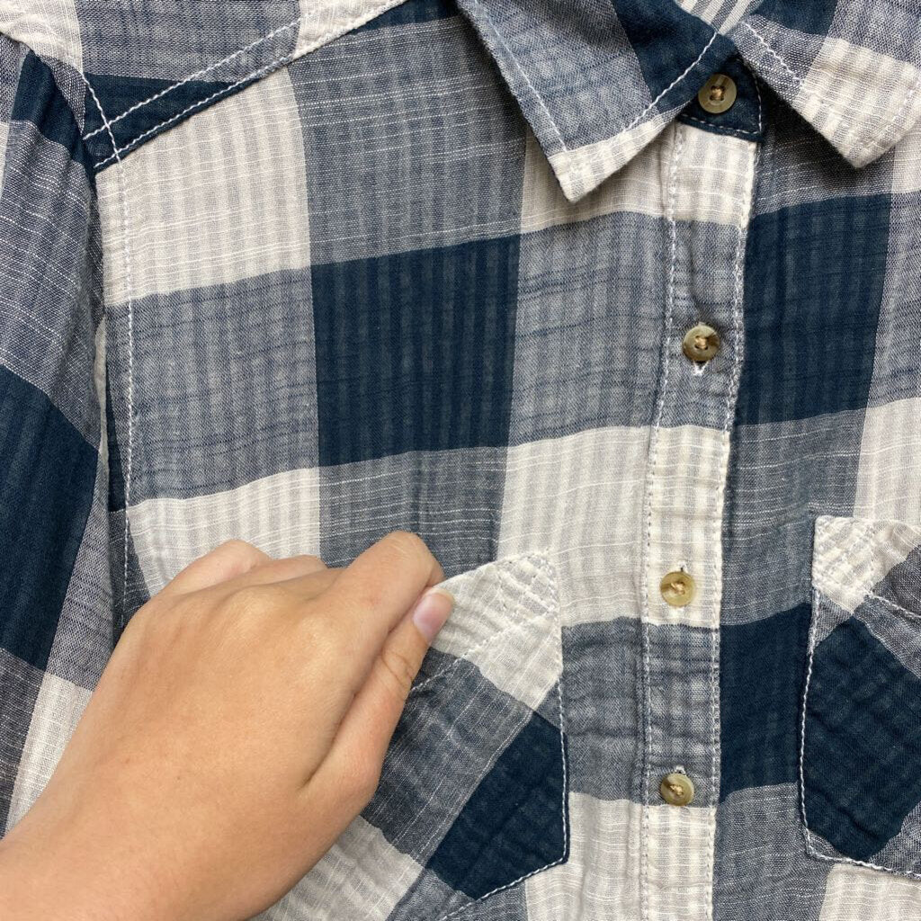 BLUE & WHITE CHECKED TOP