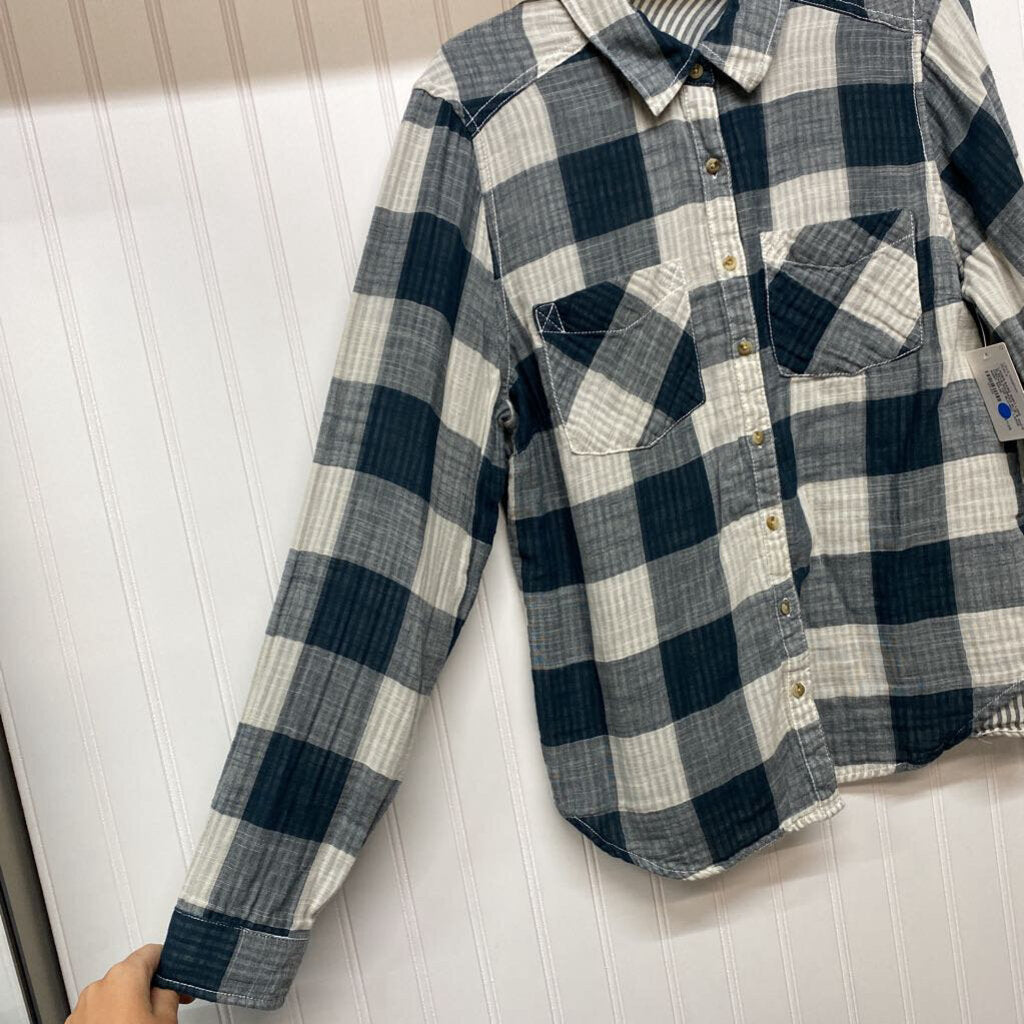 BLUE & WHITE CHECKED TOP