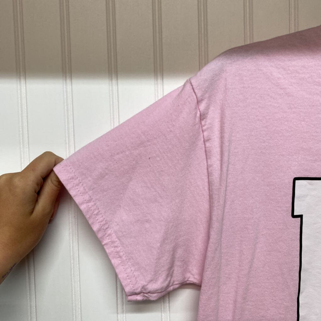 "DE" GRAPHIC TEE