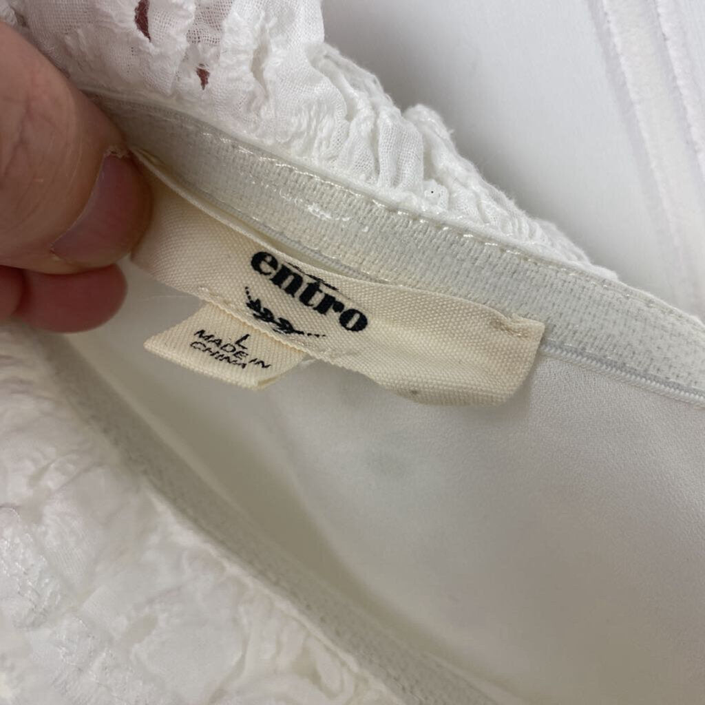 OFF SHOULD WITH EYELET