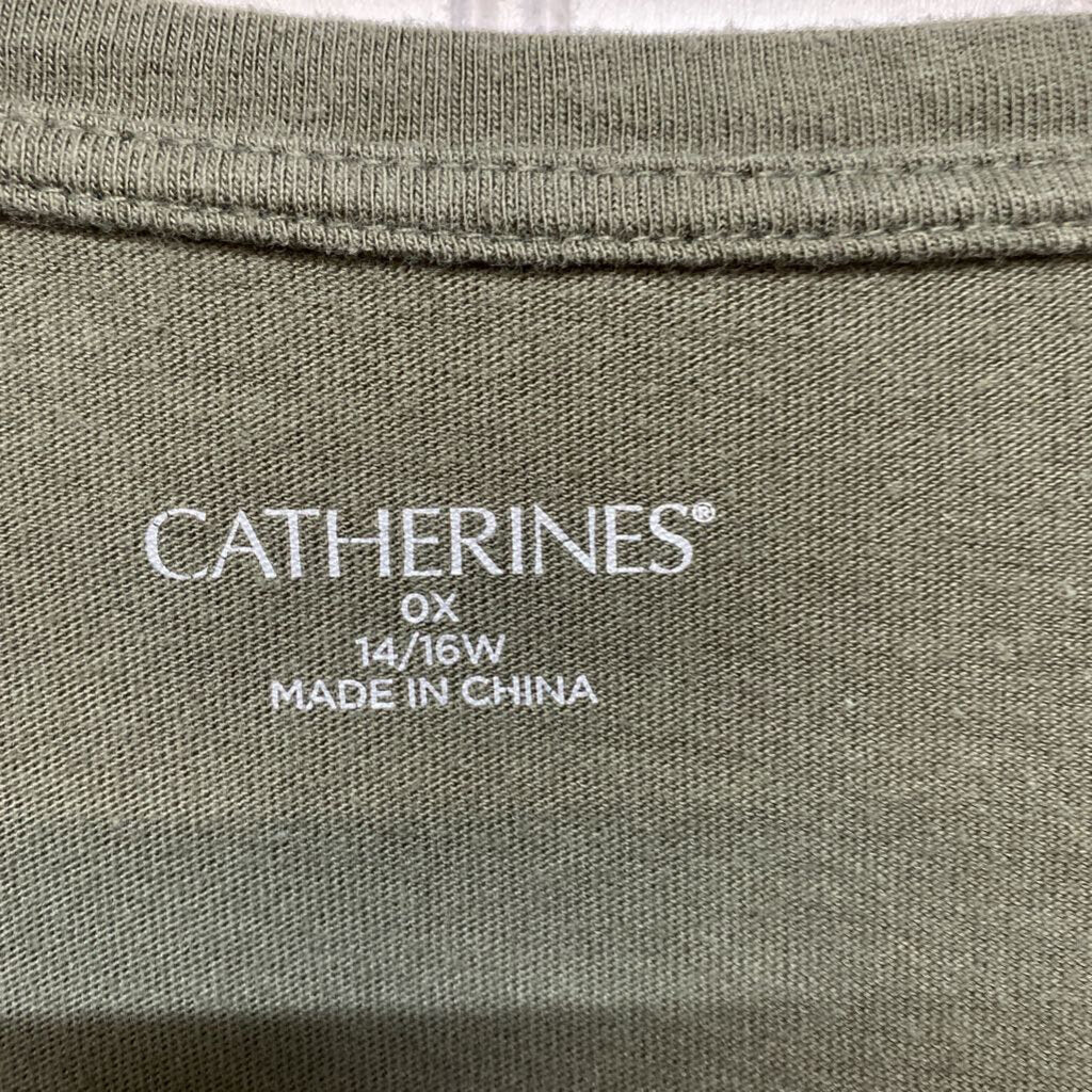 GREEN GRAPHIC T