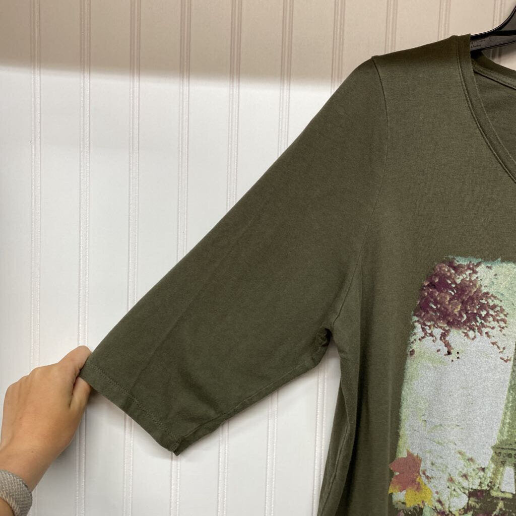 GREEN GRAPHIC T