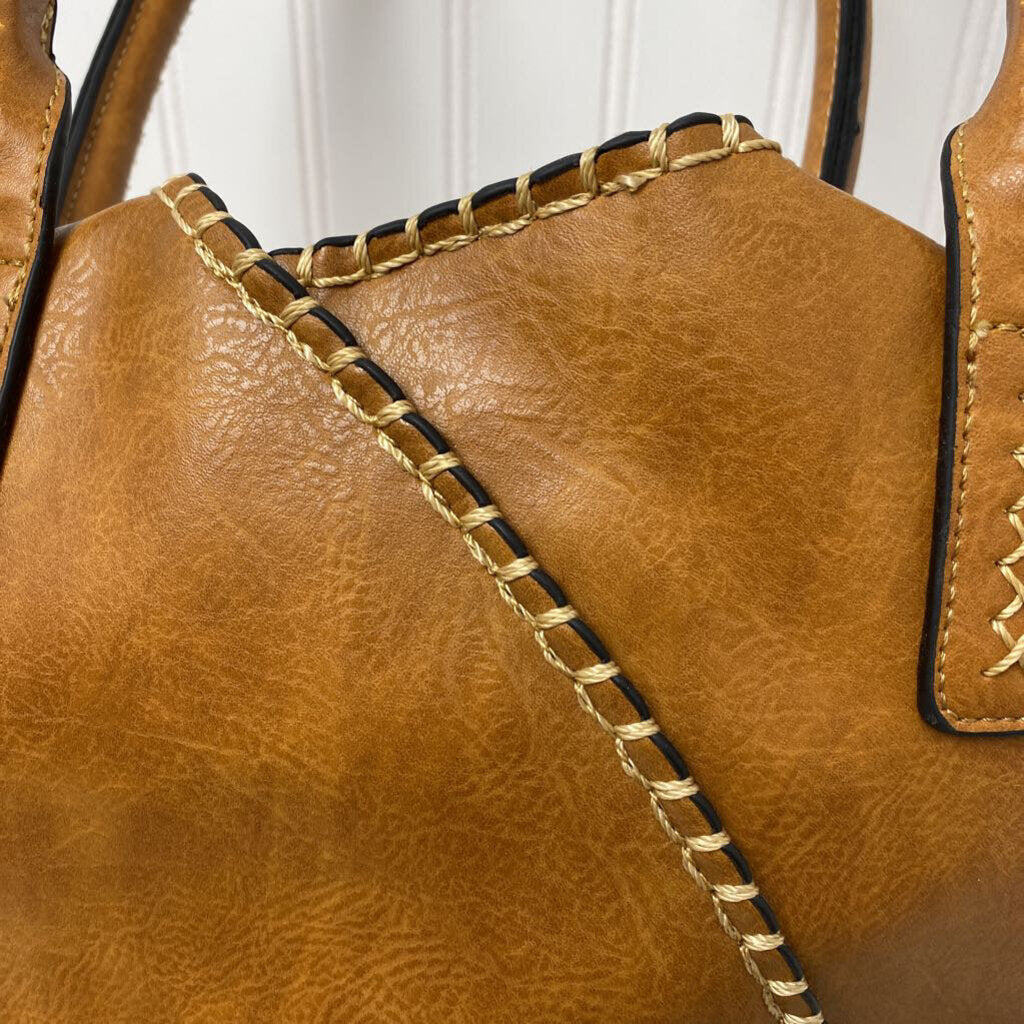 SHOULDER BAG W/ ACCESSORY BAG