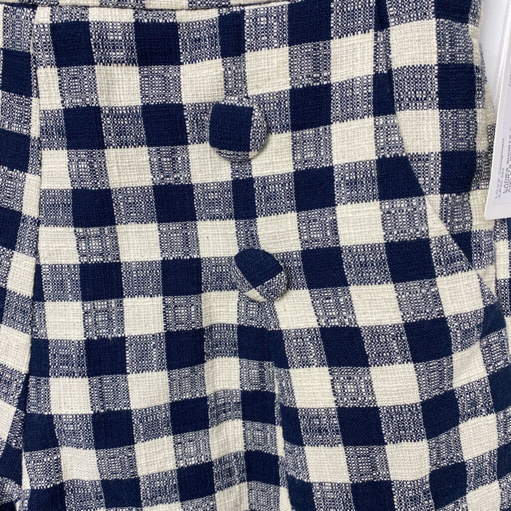*DRESS SHORTS WITH BUTTONS ON FRONT AND FRINGE