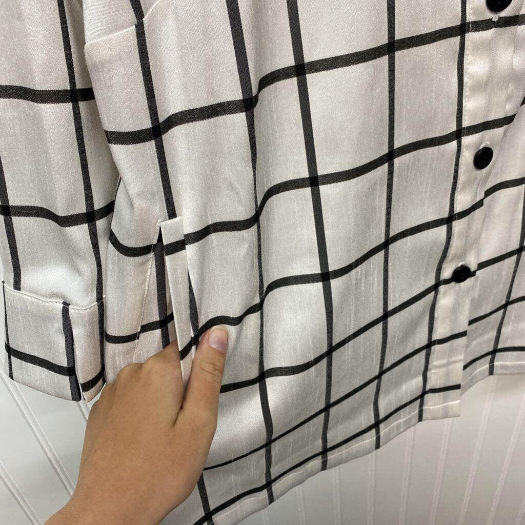 WHITE/BLACK DRESS TOP