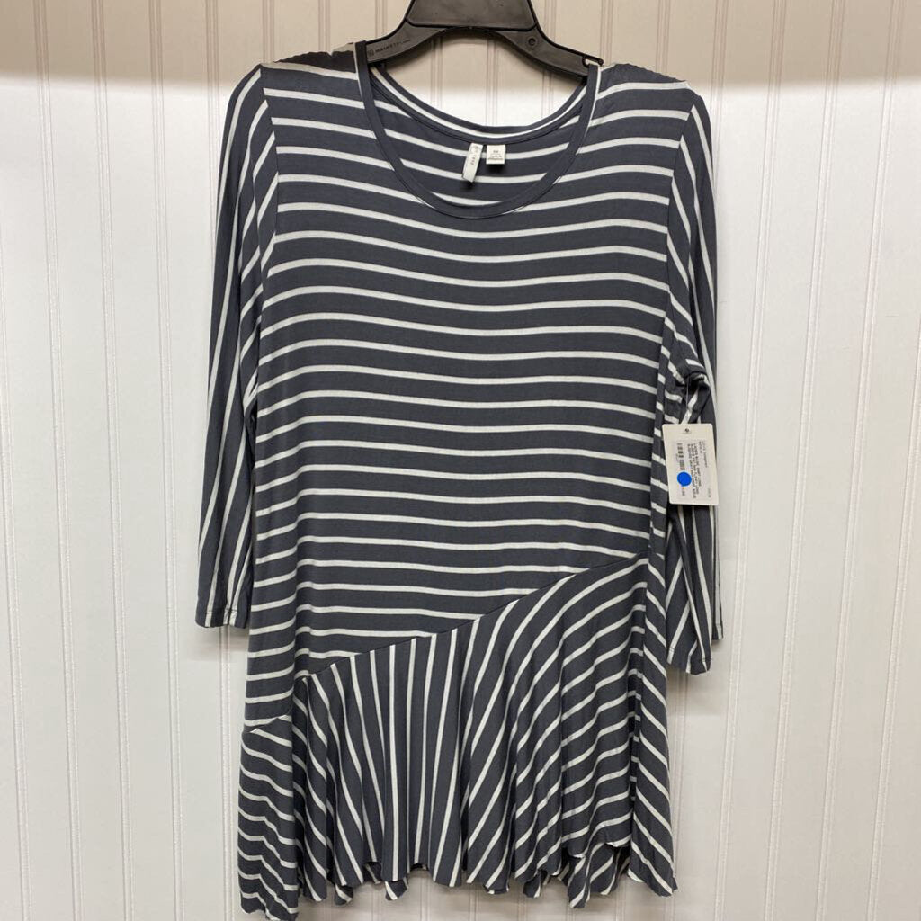 FLOWY LONG SLEEVED