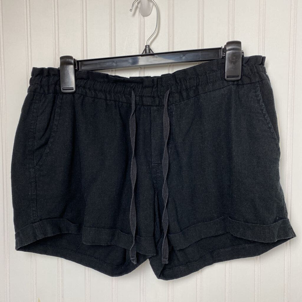 CUFFED LINEN SHORTS
