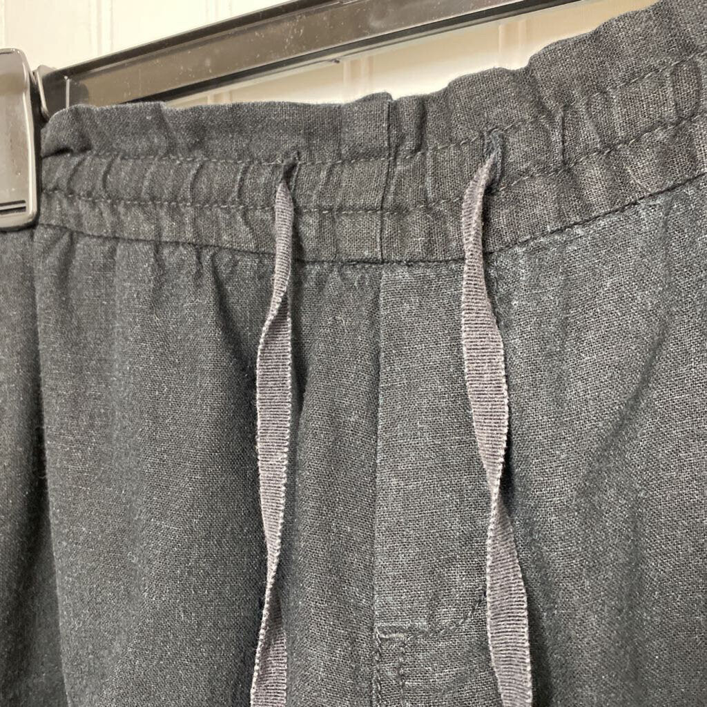CUFFED LINEN SHORTS