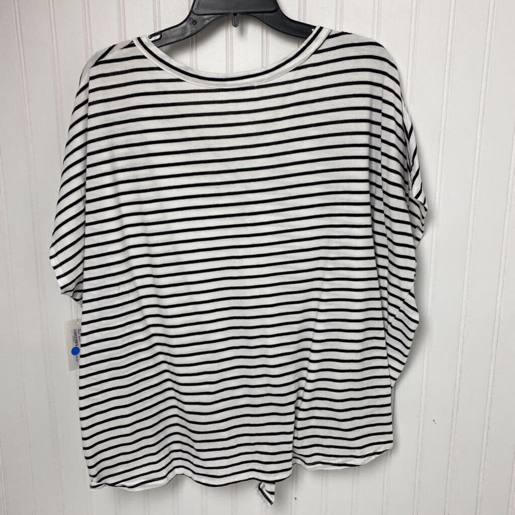 SHORT SLEEVE BUTTON UP TOP