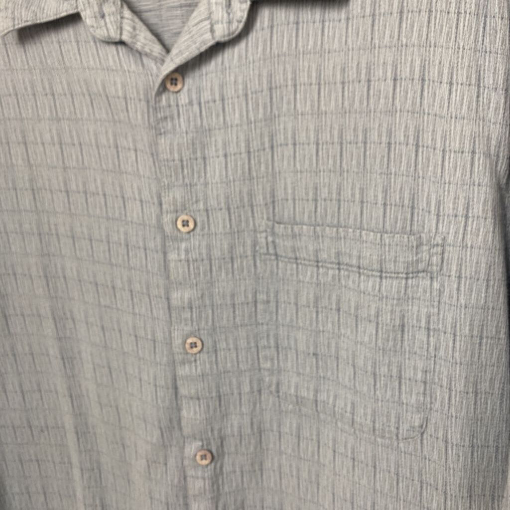 SHORT SLEEVE BUTTON UP SHIRT