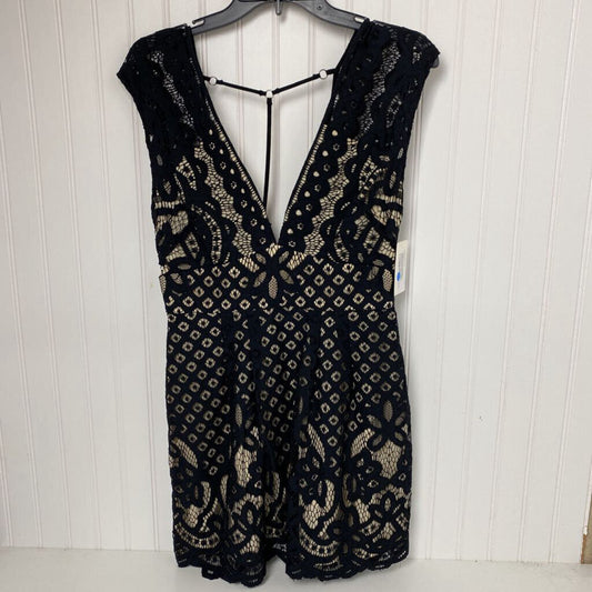 SLEEVELESS LACE DRESS