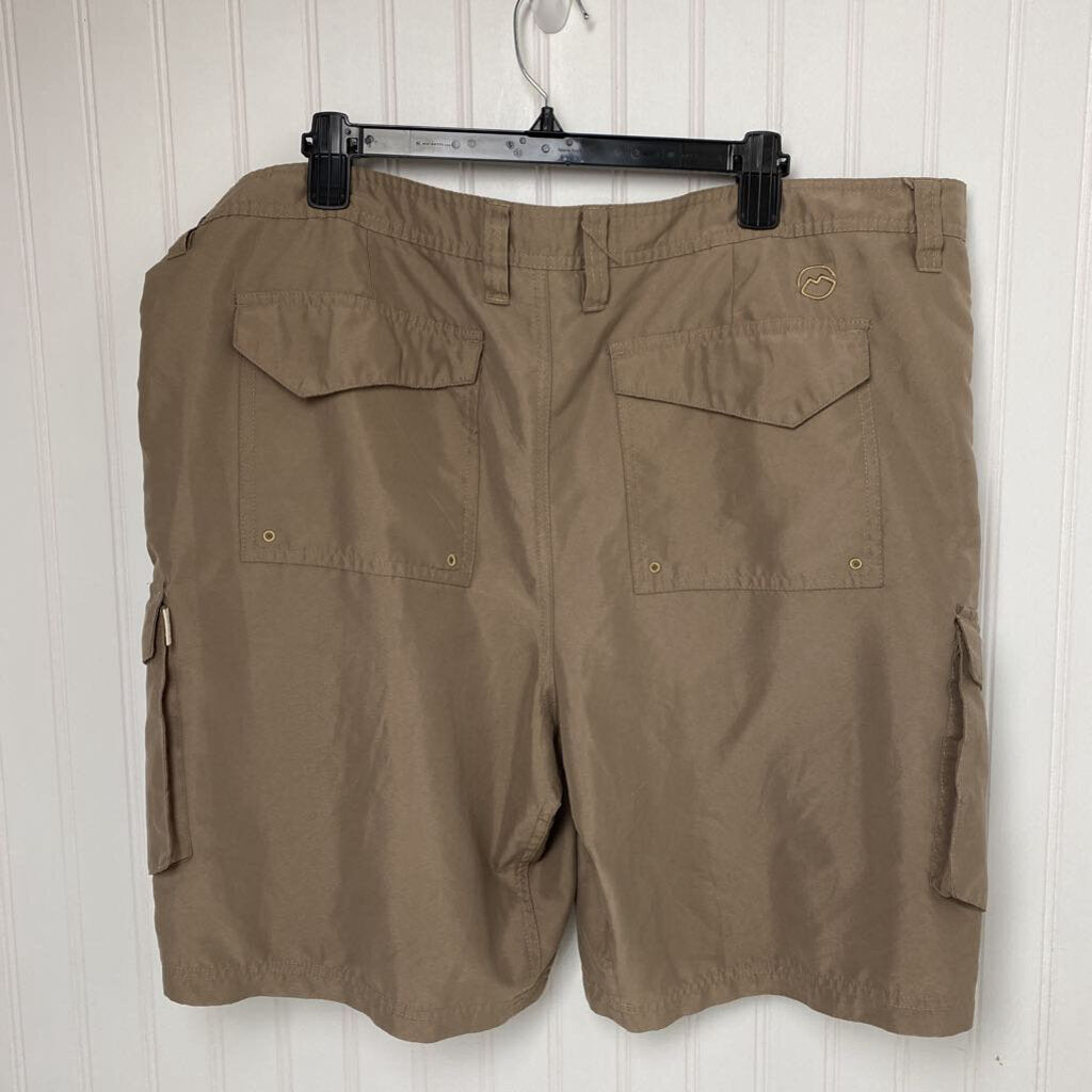 KHAKI CARGO SHORTS