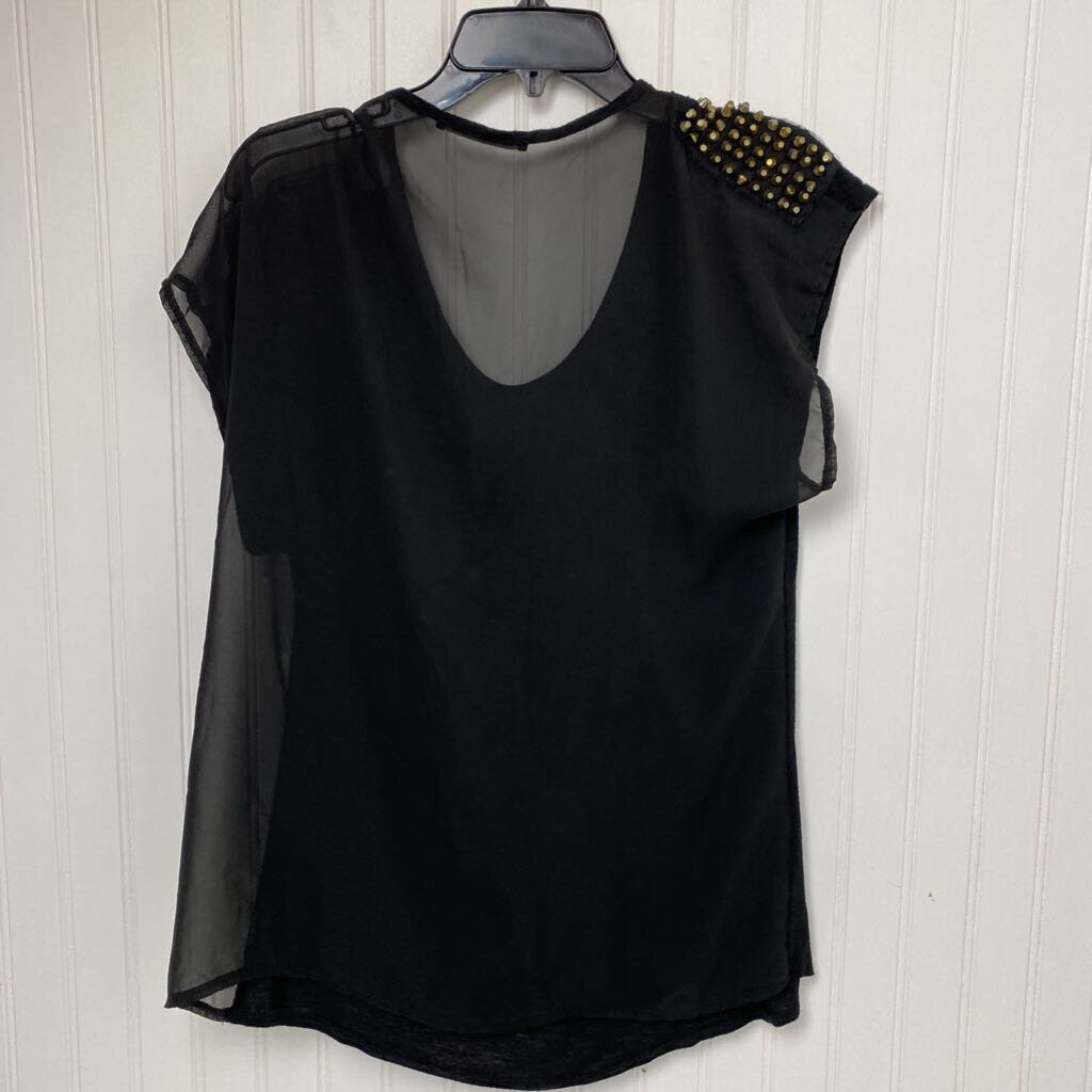 SHEAR BACK SLEEVLESS TOP