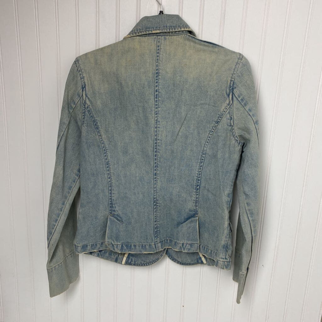 BUTTON DOWN DENIM JACKET