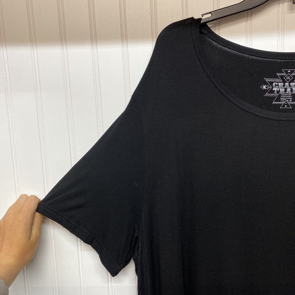 BASIC BLACK SHIRT