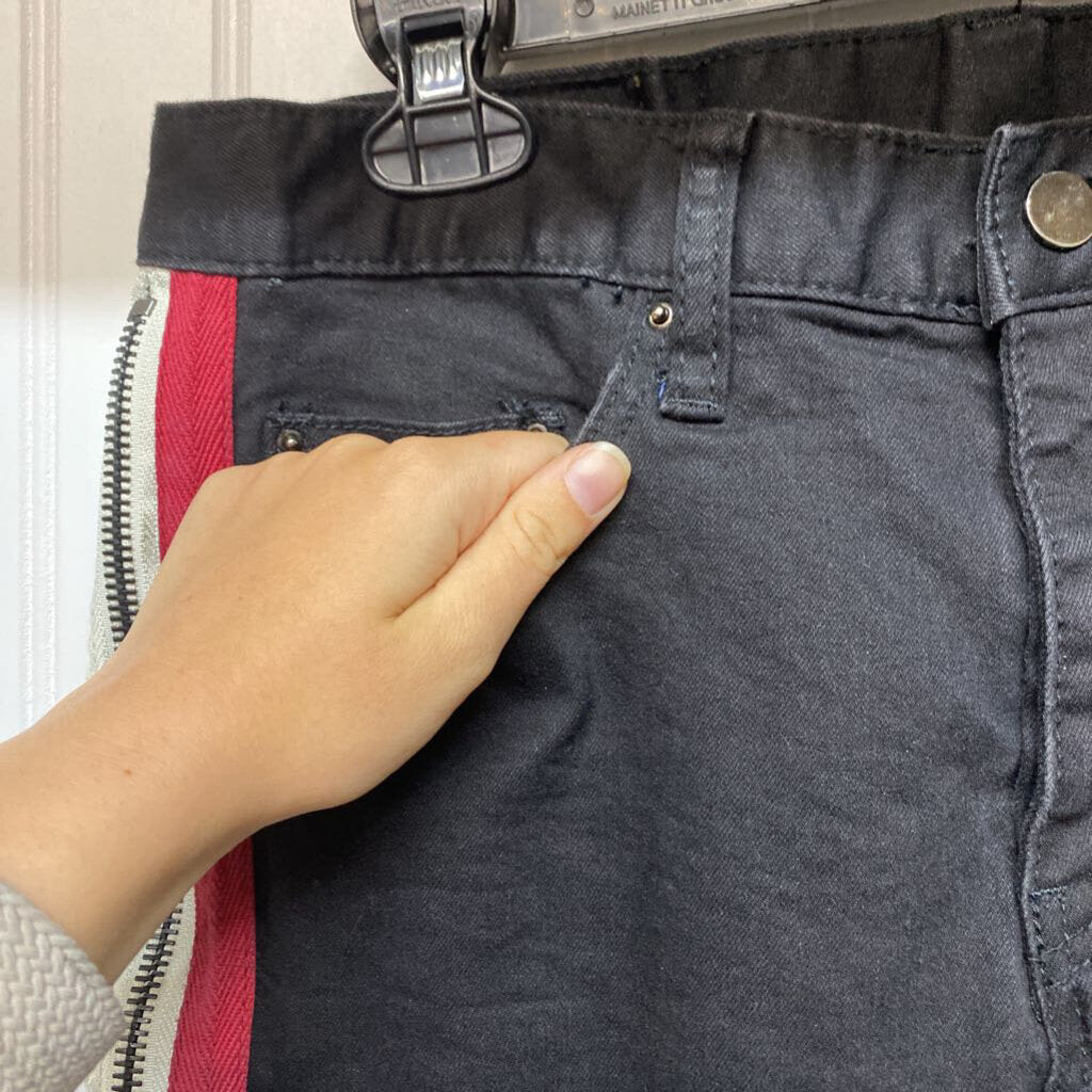 BLACK ZIPPER JEANS