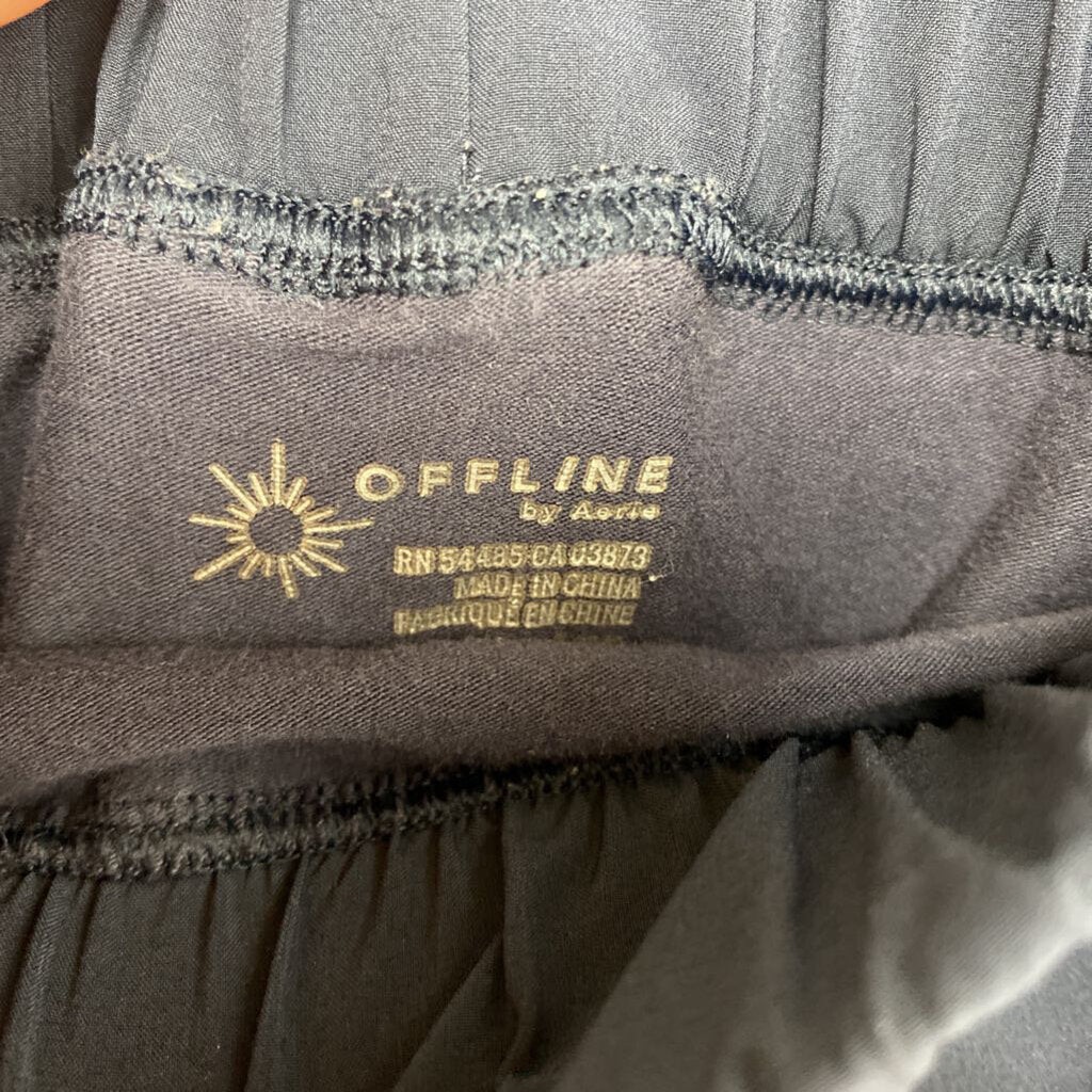 NAVY ACTIVE SHORTS