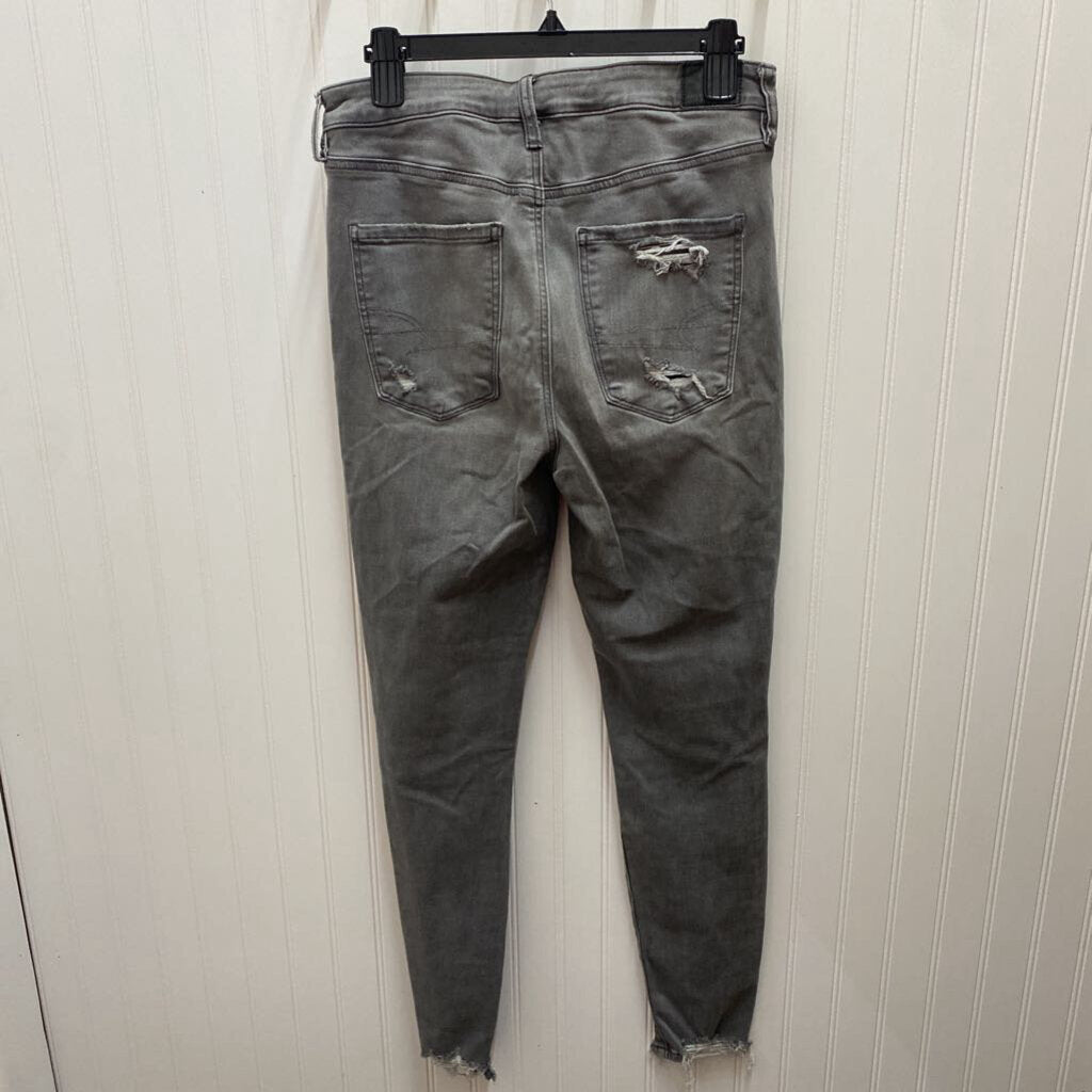 GRAY DISTRESSED JEANS