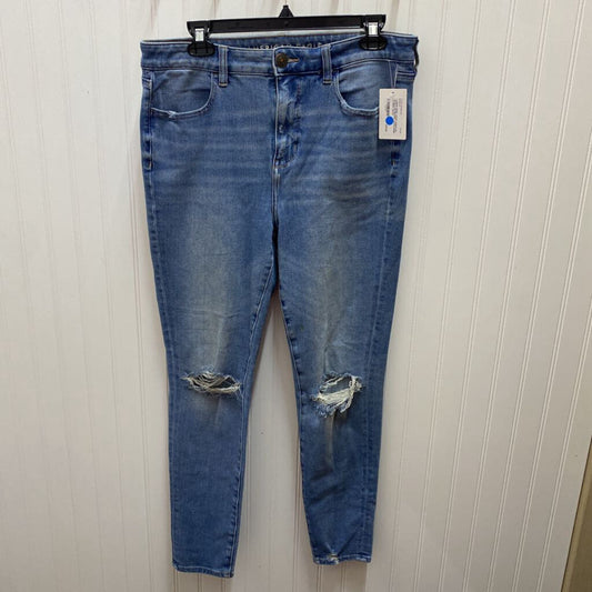 DISTRESSED JEANS