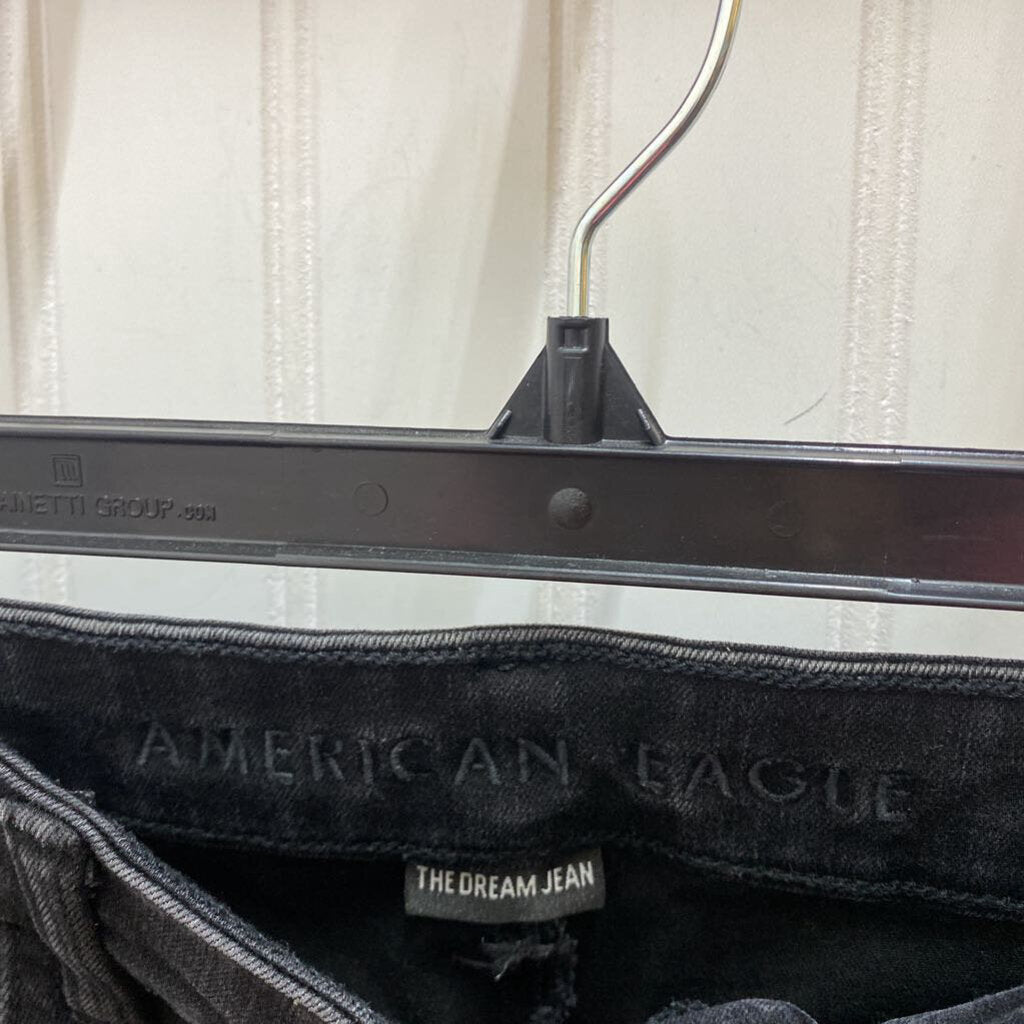 BLACK DISTRESSED JEANS
