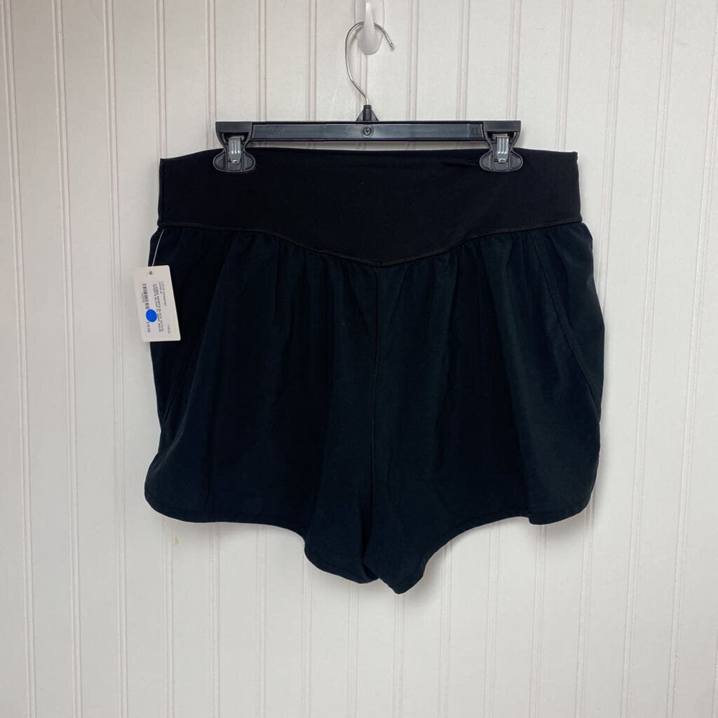 BLACK ACTIVE SHORTS