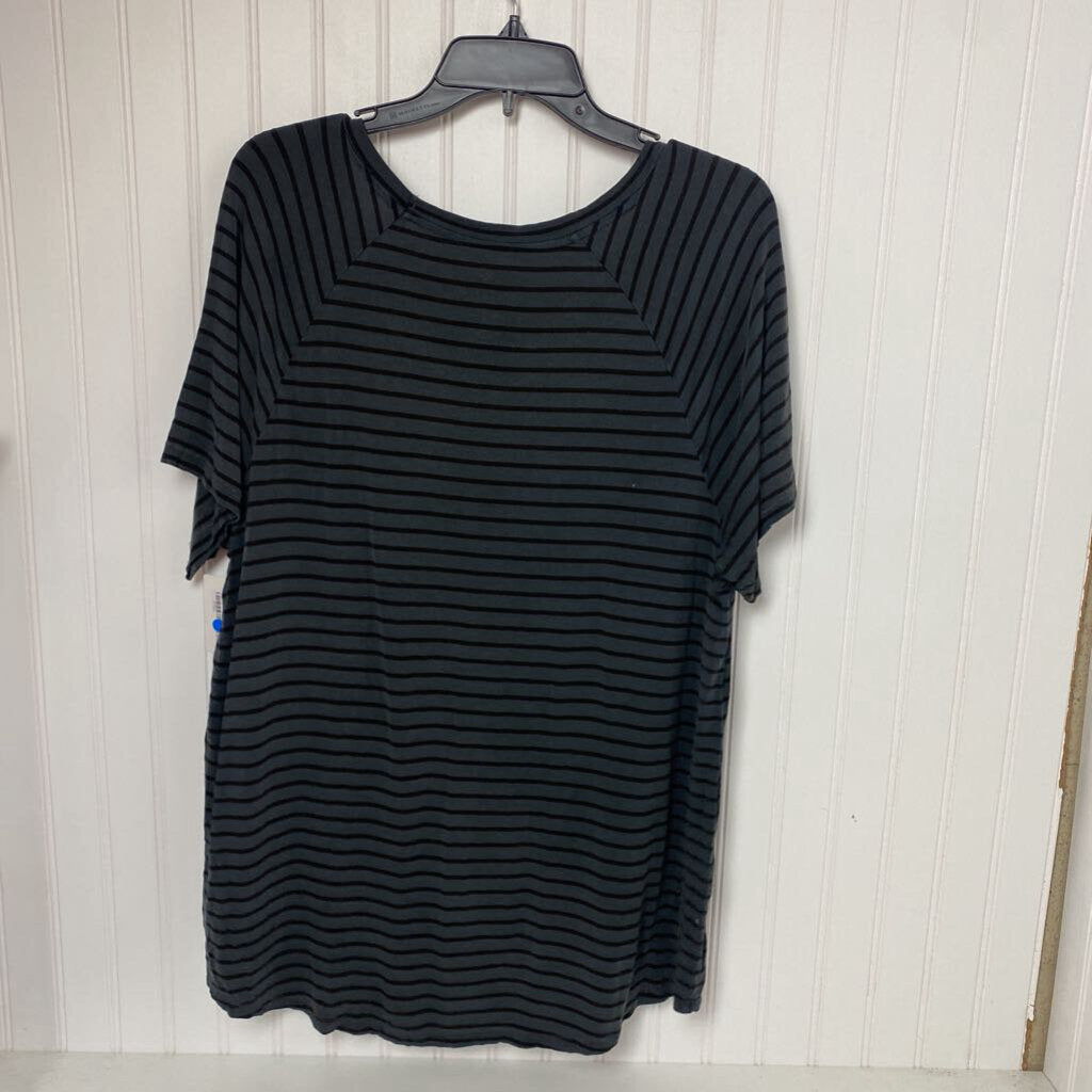 BASIC STRIPPED BLACK TOP