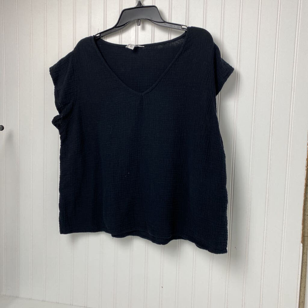SHORT SLEEVE TOP