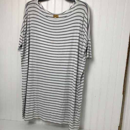 SHORT SLEEVE TOP