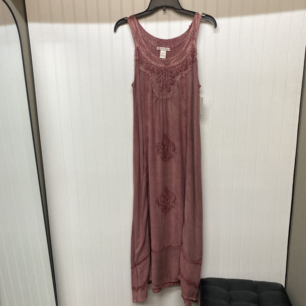 SLEEVELESS LONG DRESS