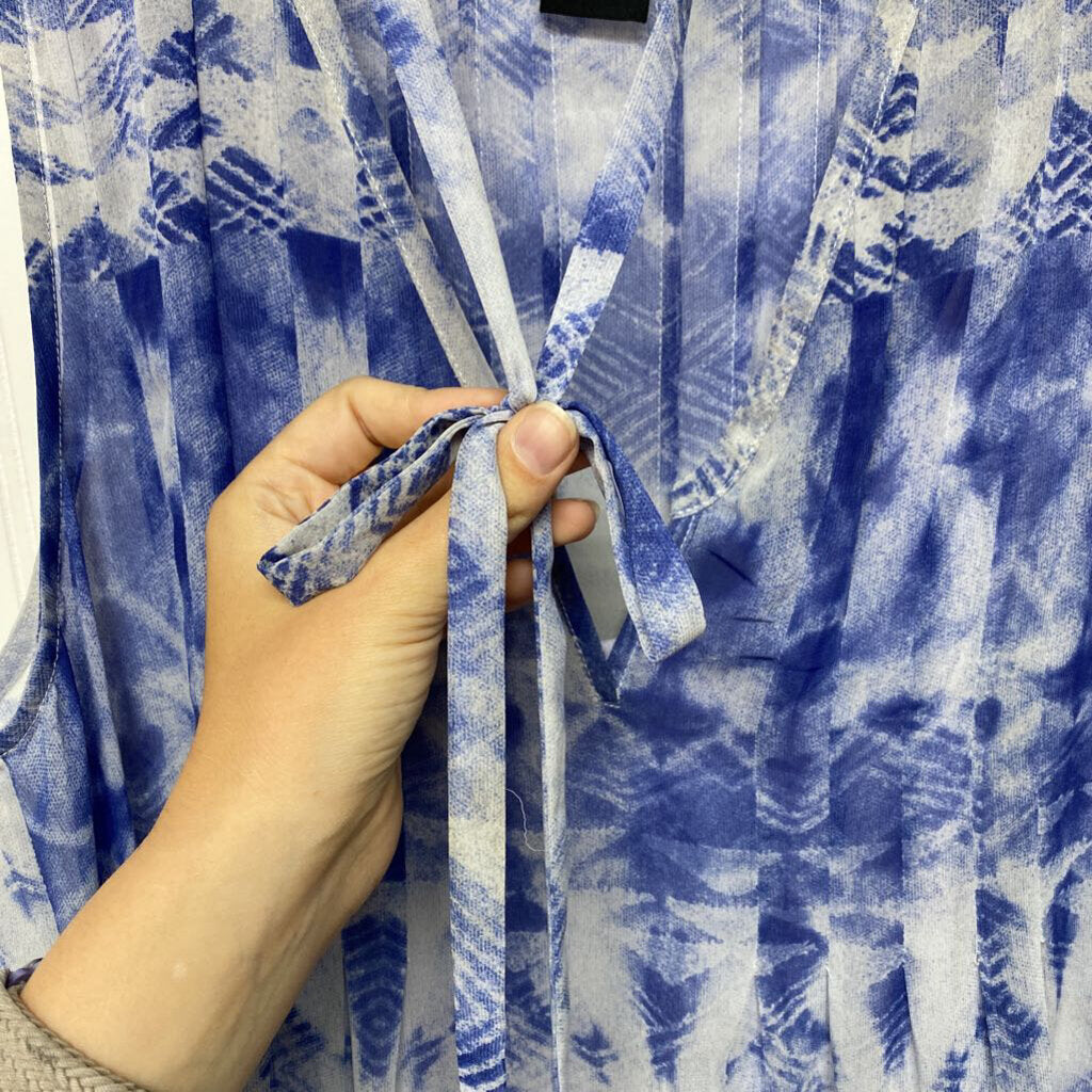 SLEEVELESS LINES SHEER DRESS