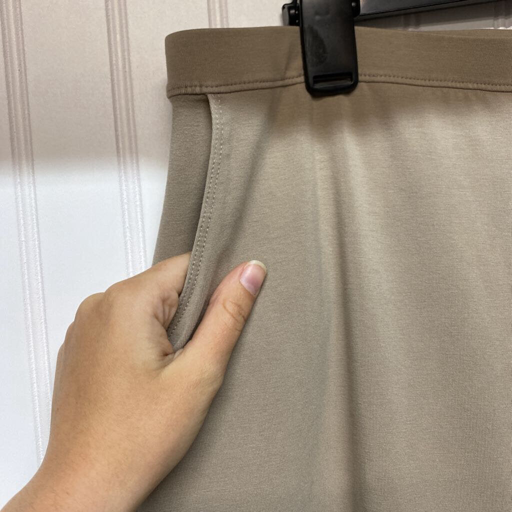 KHAKI PANTS