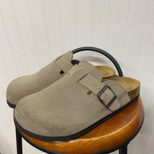 CLOG SHOES