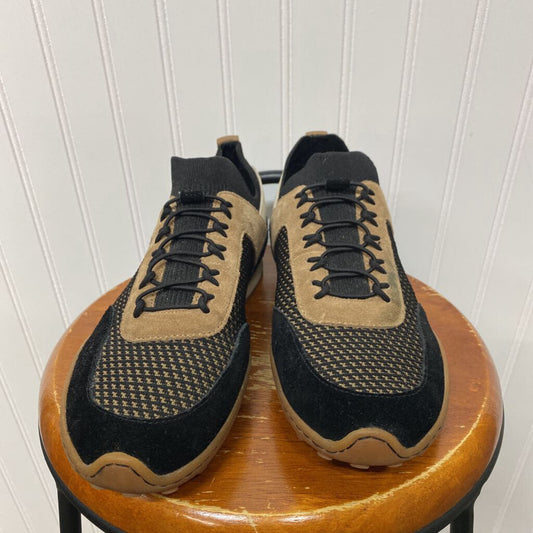 TENNIS SHOES