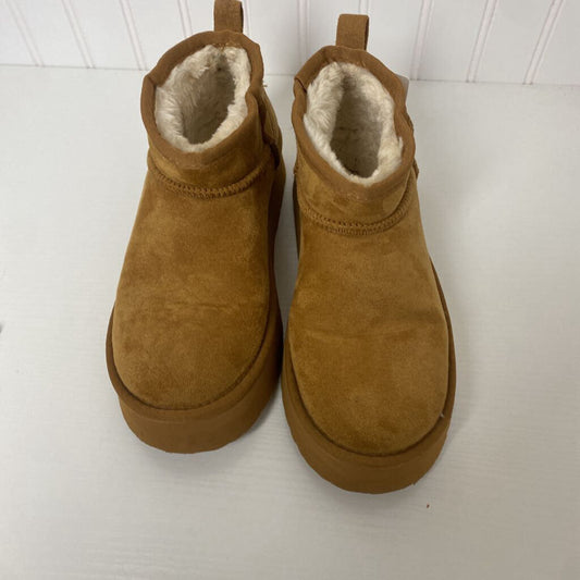 SUEDE ANKLE BOOTS