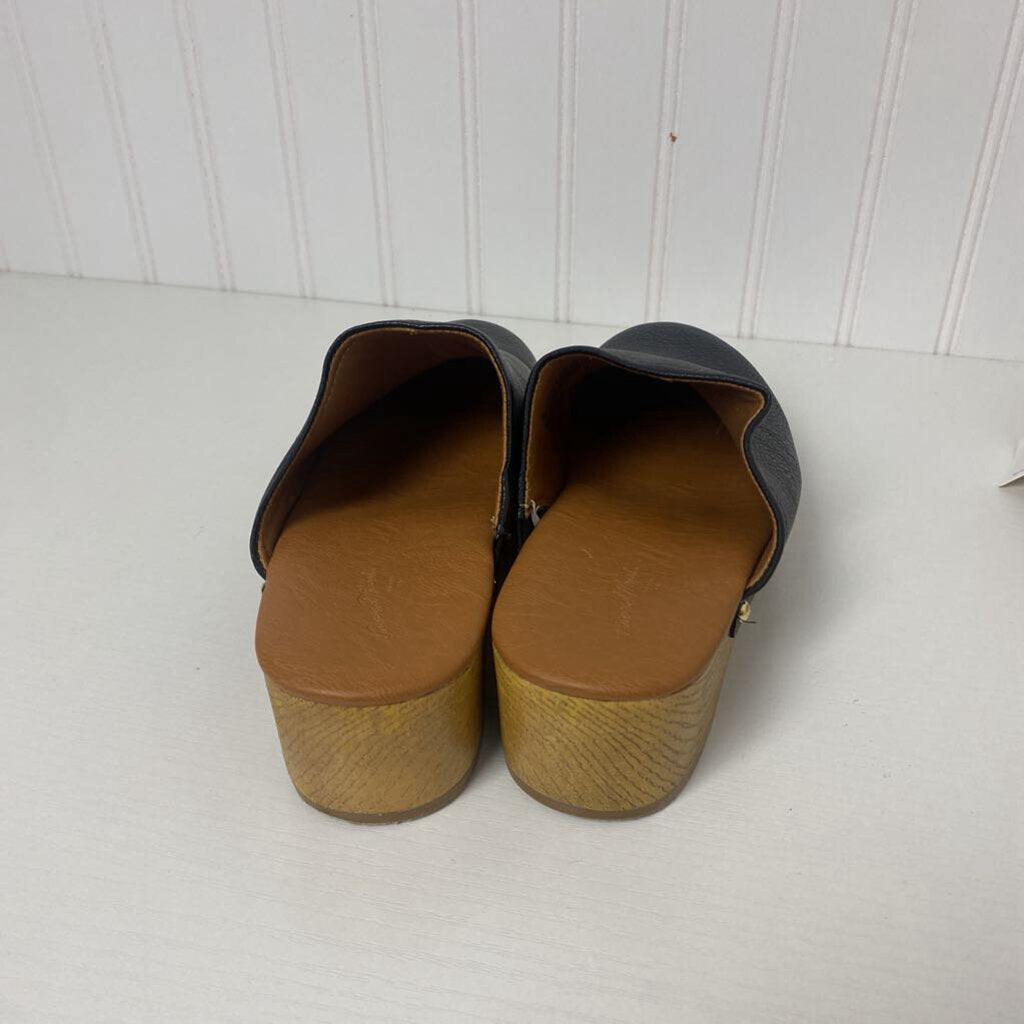 BLACK MULES