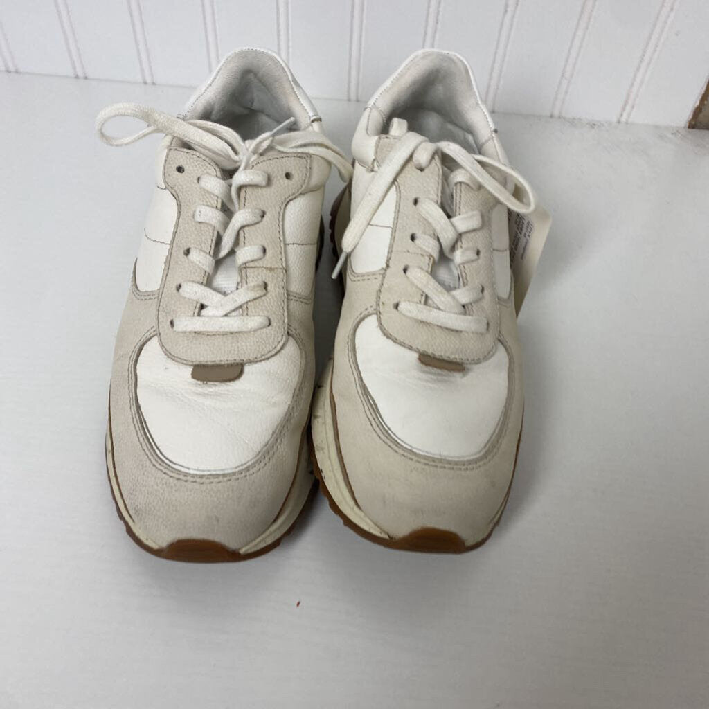 TENNIS SHOES