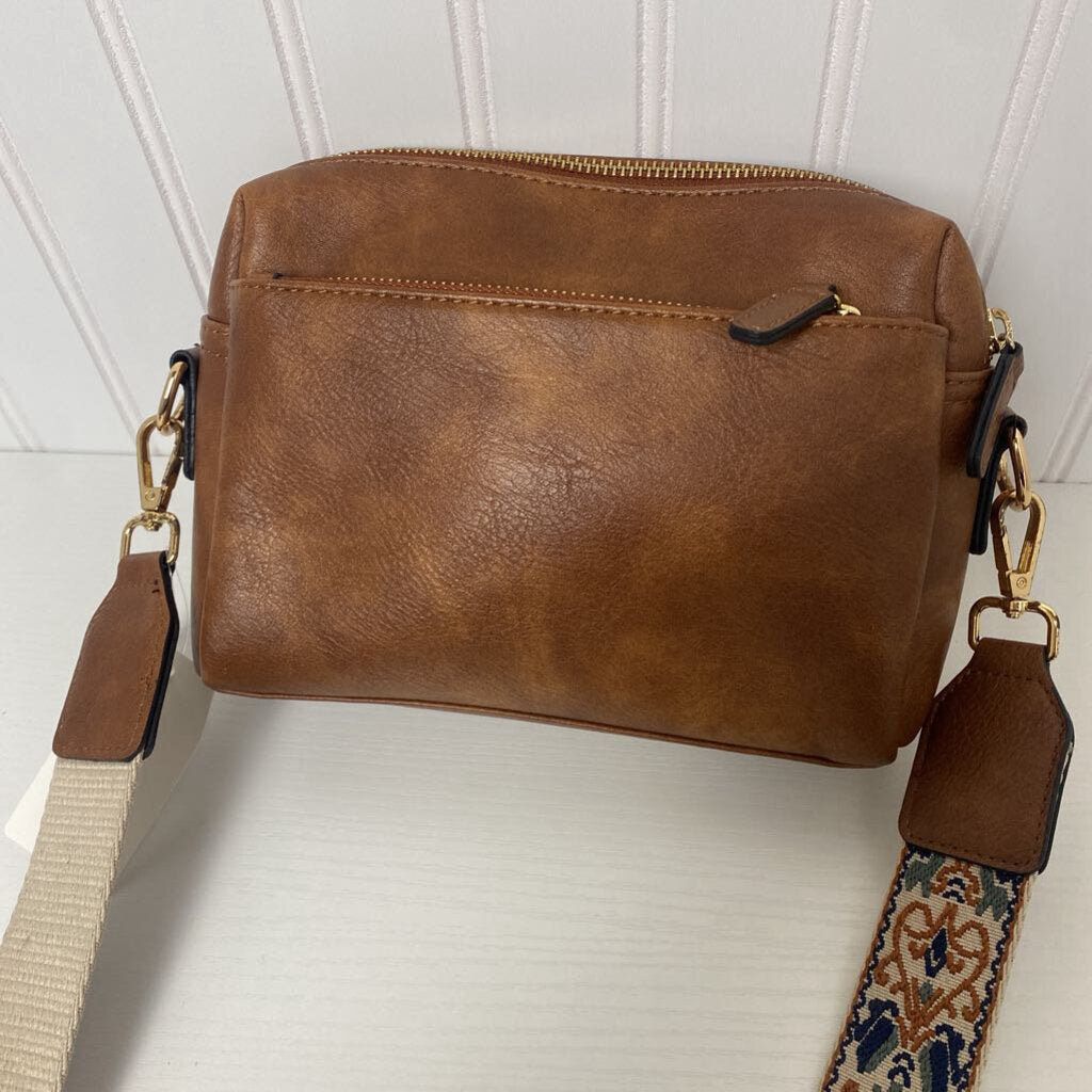 EMBROIDERED STRAP PURSE