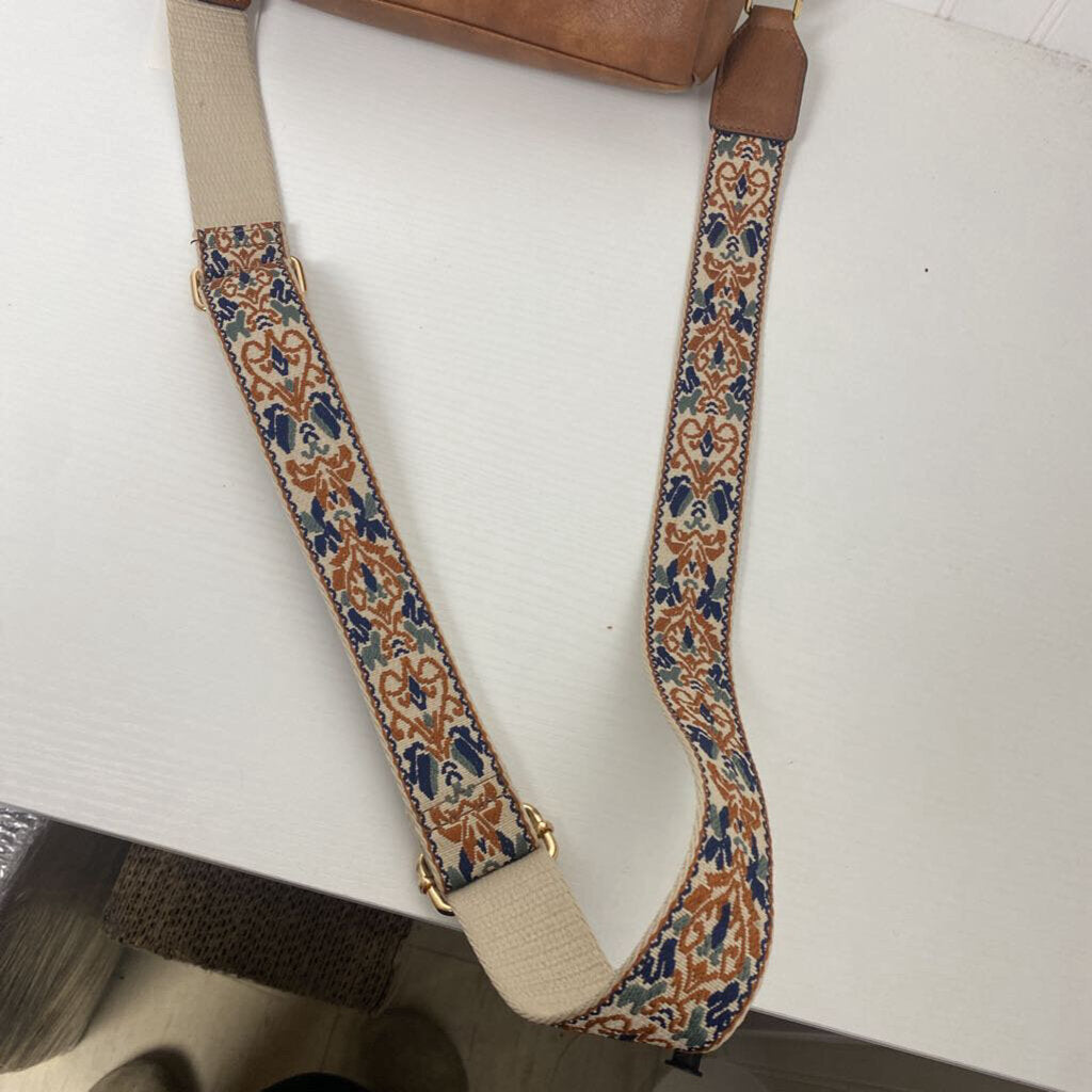 EMBROIDERED STRAP PURSE